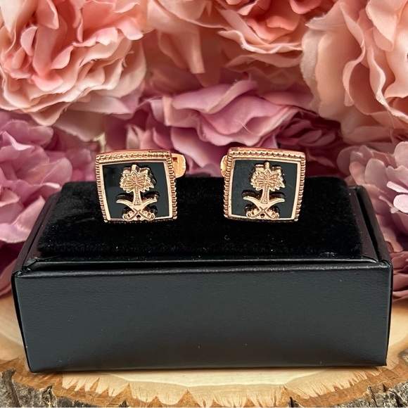 Elegant Rose Gold Palm Tree with Crossed Golf Clubs Cufflinks - Picture 14 of 16